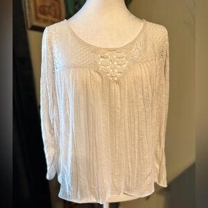 American Eagle, size L, 3/4 sleeves, pet/smoke free home.